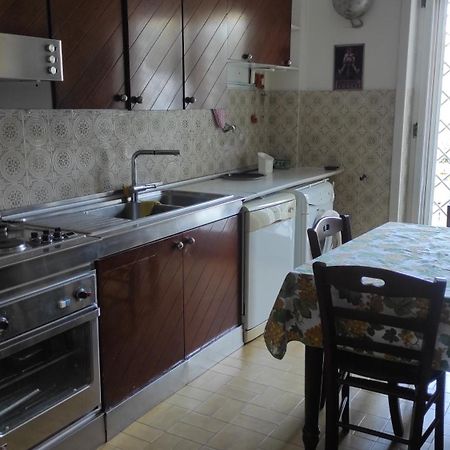 Апартаменты Sakura House Near Vesuvius, Herculaneum And Pompeii Free Parking Торре-дель-Греко Экстерьер фото