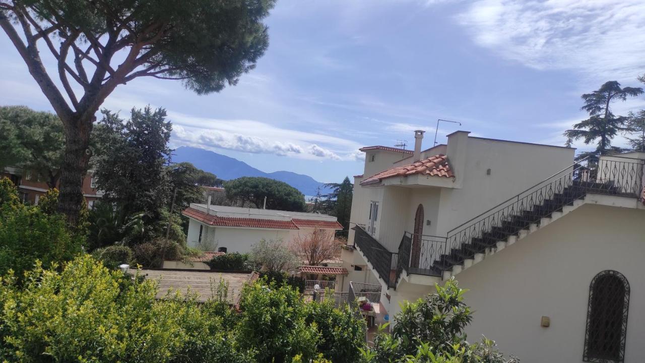 Апартаменты Sakura House Near Vesuvius, Herculaneum And Pompeii Free Parking Торре-дель-Греко Экстерьер фото