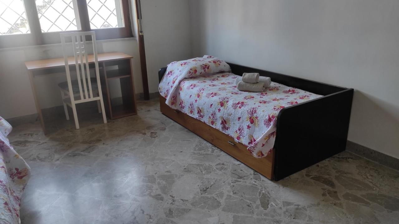 Апартаменты Sakura House Near Vesuvius, Herculaneum And Pompeii Free Parking Торре-дель-Греко Экстерьер фото