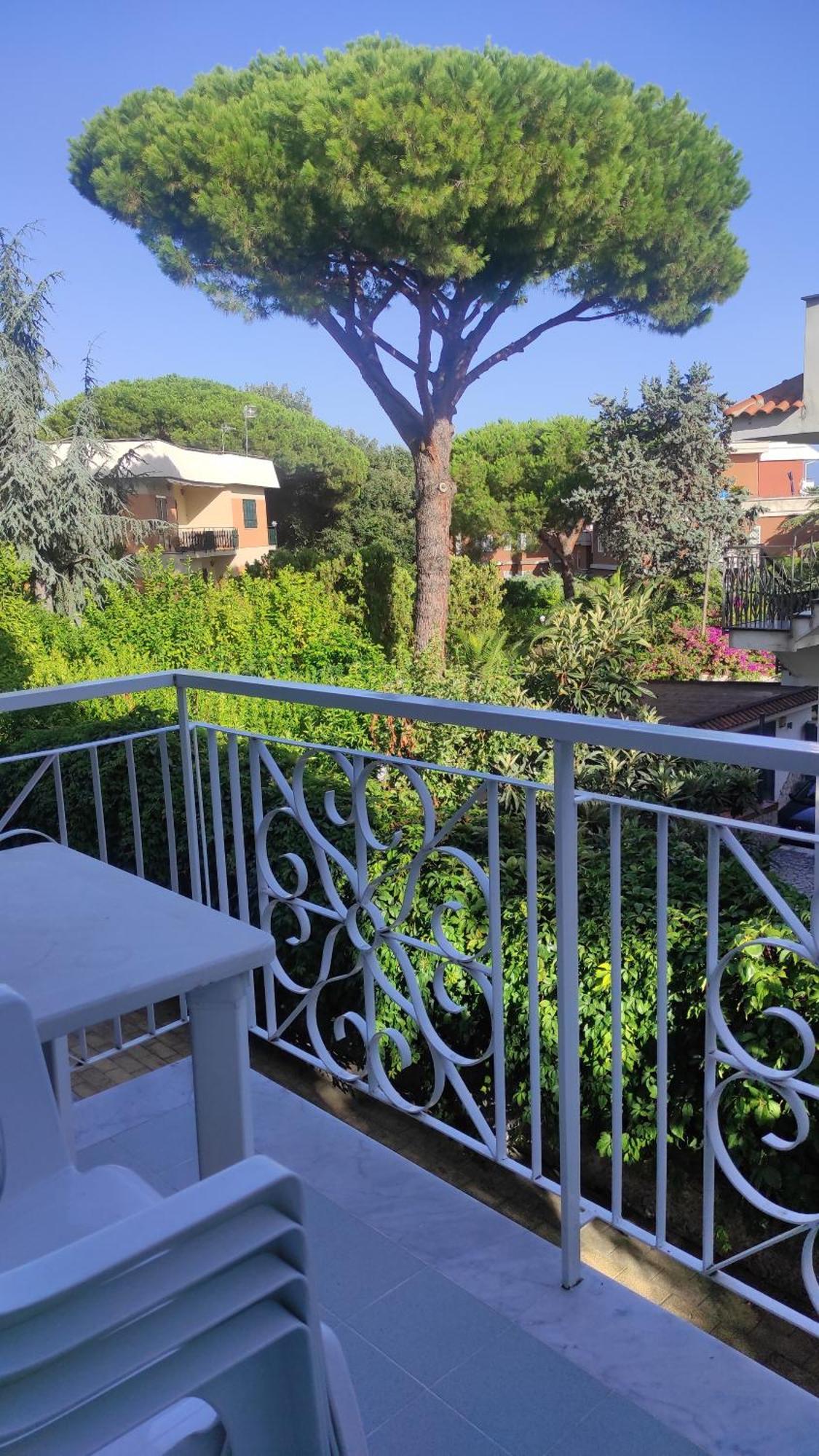 Апартаменты Sakura House Near Vesuvius, Herculaneum And Pompeii Free Parking Торре-дель-Греко Экстерьер фото